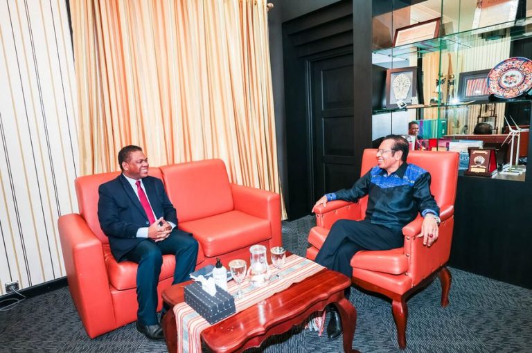 S. Exa. o Ministro do Ensino Superior, Ciência e Cultura reuniu com S. Exa. o Primeiro-Ministro, Taur Matan Ruak