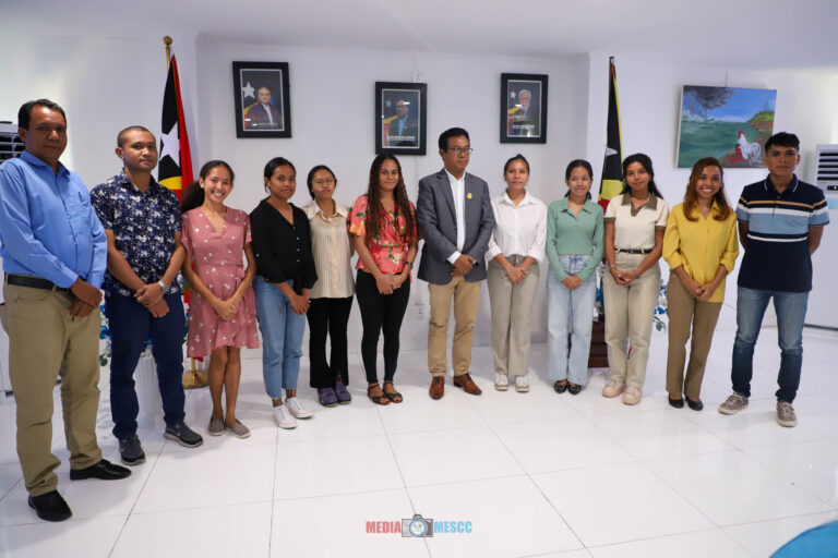 𝐎 𝐌𝐄𝐒𝐂𝐂 𝐑𝐄𝐀𝐋𝐈𝐙𝐀 𝐑𝐄𝐔𝐍𝐈Ã𝐎 𝐂𝐎𝐌 𝐀 𝐅𝐀𝐌Í𝐋𝐈𝐀 𝐄 𝐁𝐎𝐋𝐒𝐄𝐈𝐑𝐎 𝐏𝐀𝐑𝐀 𝐂𝐀𝐌𝐁𝐎𝐉𝐀