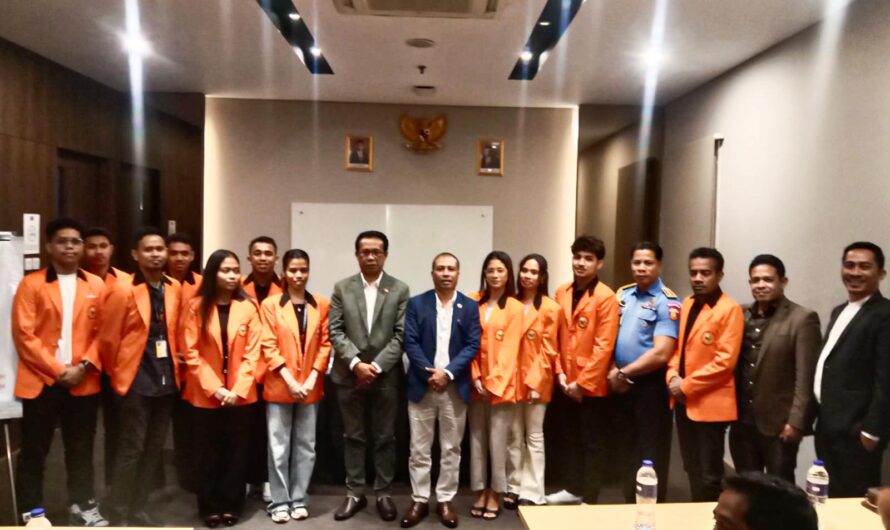 H.E. MINISTER OF MESCC MEETS WITH TIMORESE STUDENTS IN JAKARTA